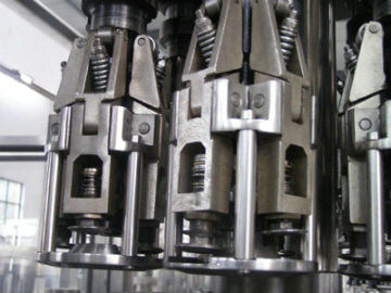 Soda Drink Beer Filling Machine / Gravity Filling Equipment for Gas Beverage BCGF 32-32-10